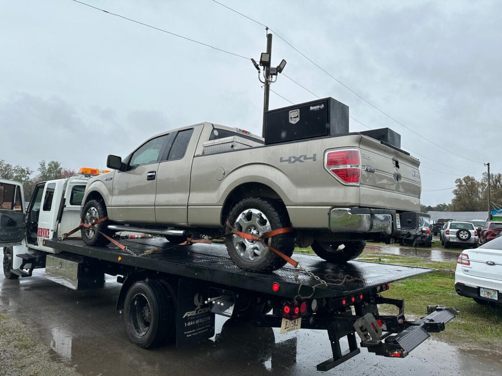 towing and roadside services in Lakeland, Zephyrhills, and Auburndale, Florida.